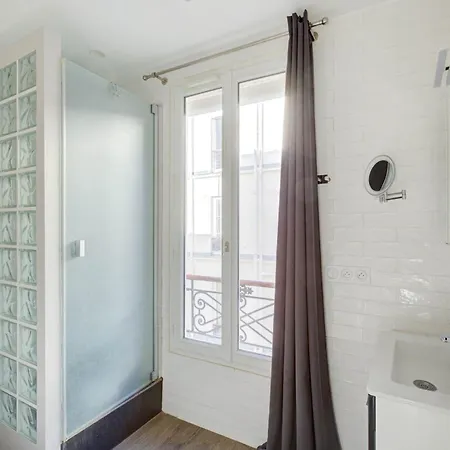 Eiffel Tower & Invalides - 1br - Cityapartmentstay