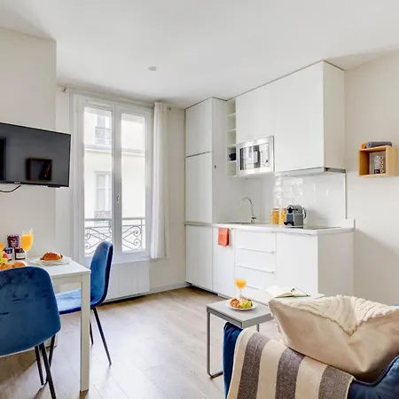 Eiffel Tower & Invalides - 1br - Cityapartmentstay Apartament Paryż