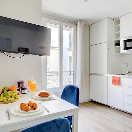 Eiffel Tower & Invalides - 1br - Cityapartmentstay Paryż